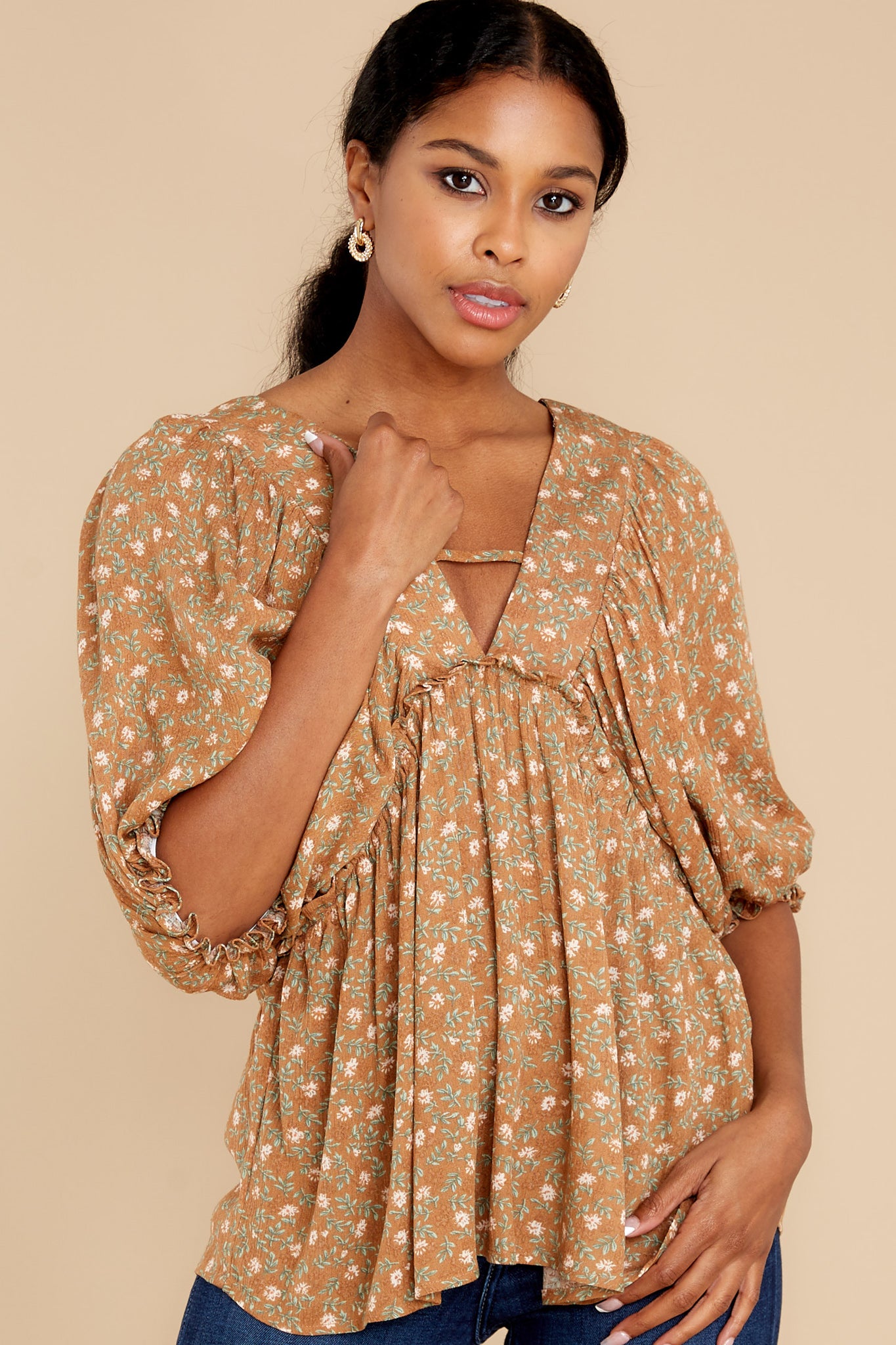 Scope Of Interest Brown Floral Print Top